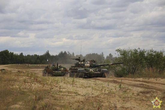 Лукашенко відправив танки та техніку: що відбувається на кордоні з Білоруссю