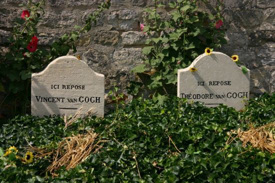 Білорус у Франції намагався розкопати могилу художника ван Гога: його видворяють з Євросоюзу