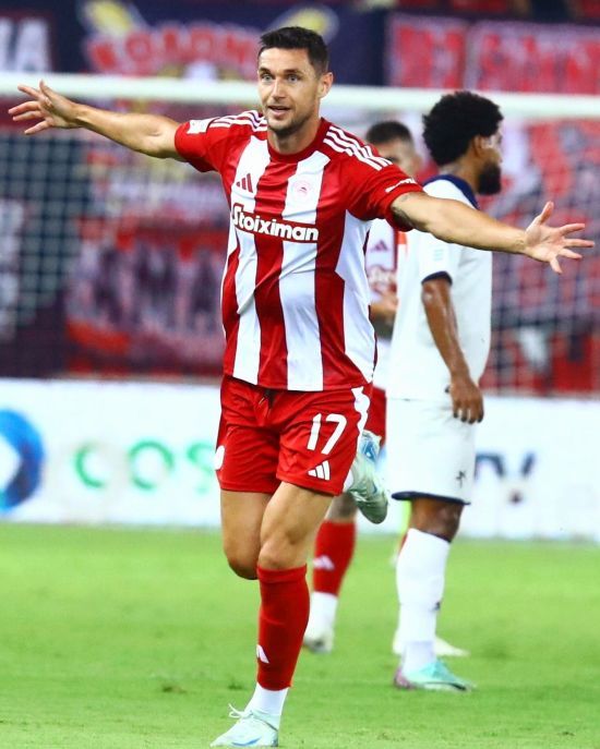 Дебютний гол Яремчука приніс "Олімпіакосу" перемогу в матчі чемпіонату Греції (відео)