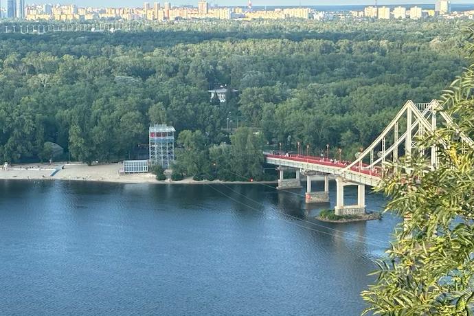 Регулятор жодного разу не перевіряв діяльність атракціону біля пішохідного мосту у Києві