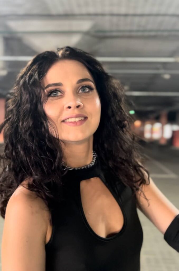 Прикол з серйозним сенсом. Пісня про курочку. Прем’єра від співачки Gayara