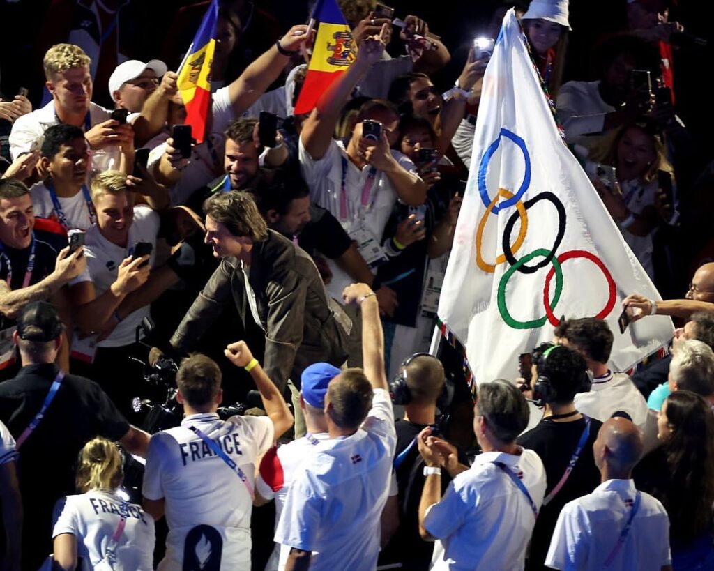 Як повторити образ Тома Круза на церемонії закриття Олімпійських ігор 2024 у Парижі