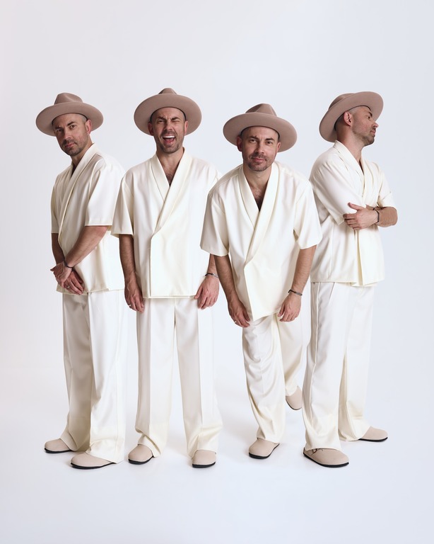 Круїзний кежуал та неформальний щоденний блек-тай: актор та телеведучий Андрій Бєдняков — нове обличчя Damirli