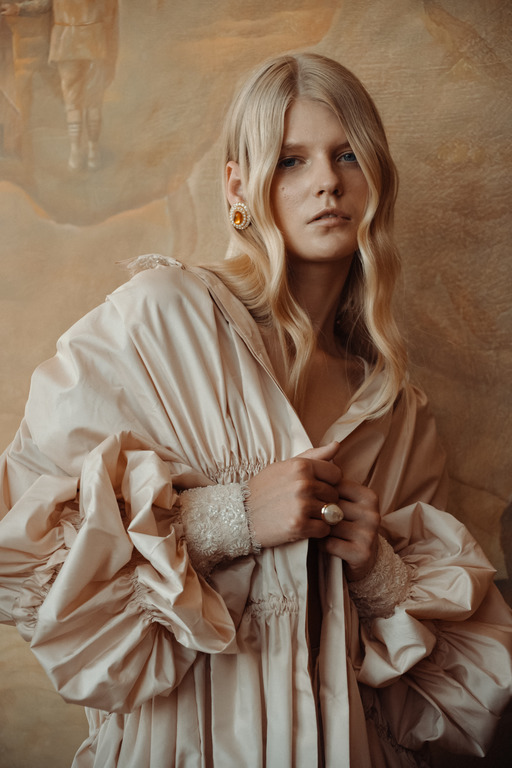 Ода жіночності, внутрішній силі та аристократичності: круїзна колекція YS Couture by Yanis Stepanenko