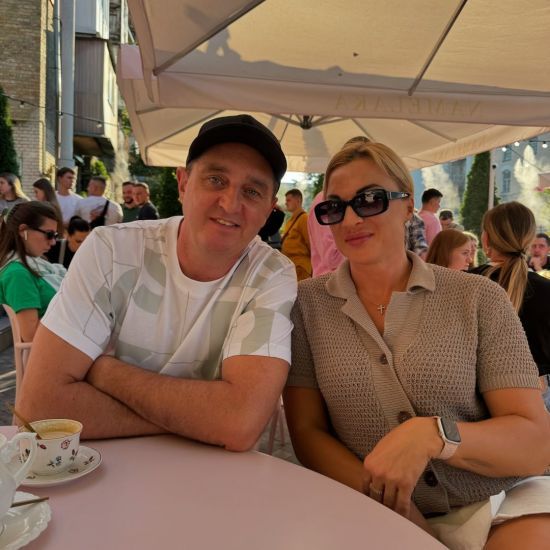 Дядя Жора розсекретив, скільки заробляє з дружиною щомісяця та куди йдуть кошти: "Тяжкий час"