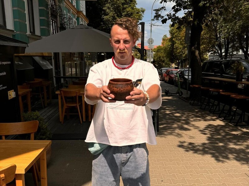 "Спеціальна локшина". Клопотенко розповів, що додають у курячий бульйон у шкільних їдальнях України