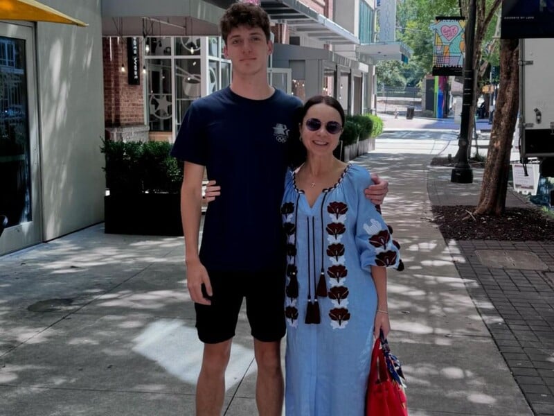 "Саме вони дані мені долею". Історії українських зірок, котрі стали батьками для прийомних дітей. Фото