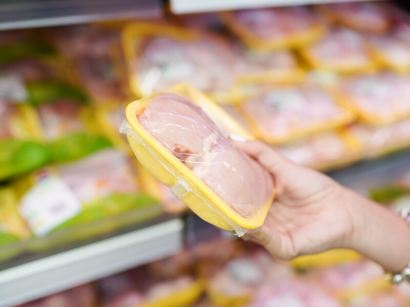 Якщо з'явився цей запах – не купуйте. Як у магазині розпізнати несвіже куряче м'ясо Якщо з'явився цей запах – не купуйте. Як у магазині розпізнати несвіже куряче м'ясо