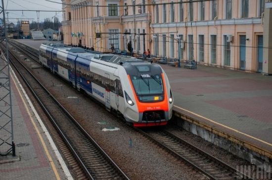 Повені в Європі: "УЗ" повідомила про зміни у графіках рейсів до України