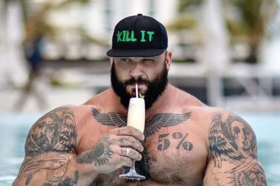 Помер "найстрашніший бодибілдер світу": 36-річний білорус вживав 16 500 калорій на день – фото