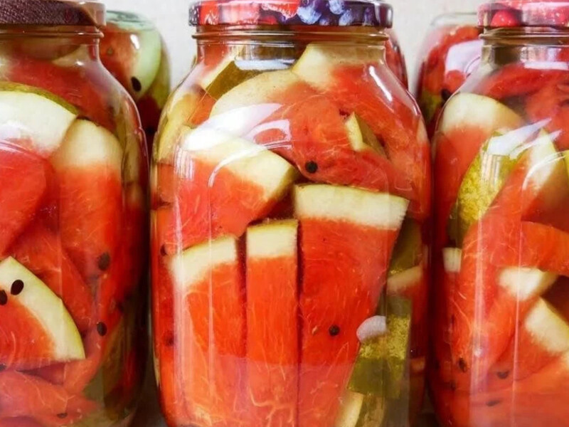 "Моя родина цей рецепт обожнює". Консервуємо кавун так, щоб він вийшов дійсно смачним