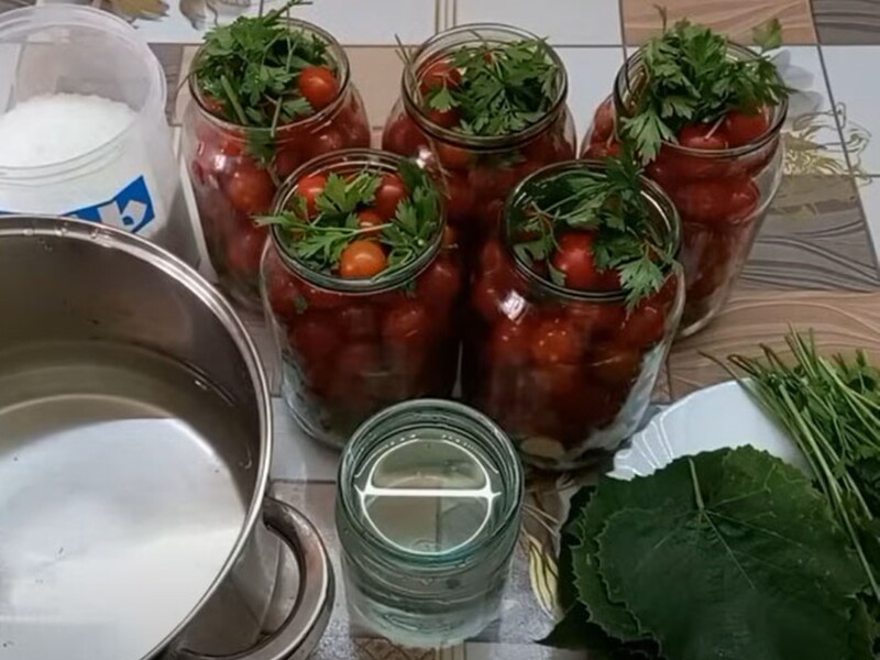 Додайте це в банку – і квашені помідори вийдуть дуже смачними. Рецепт маринаду без кип'ятіння Додайте це в банку – і квашені помідори вийдуть дуже смачними. Рецепт маринаду без кип'ятіння