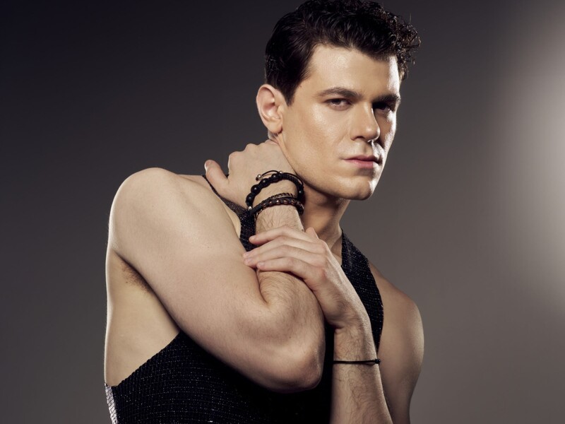 Навчався в Берклі та знімався в "Ейфорії". Назвали ім'я першого учасника "Євробачення 2025"