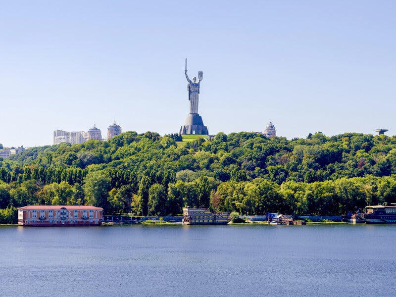 "Просто неможливо дихати". Як відреагували на забруднення повітря в Києві українські знаменитості