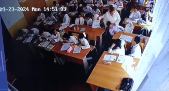 В Узбекистані вчителька побила учня за прохання вести урок російською: РФ уже влаштувала скандал