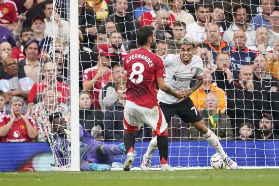 "Ліверпуль" розгромив "Манчестер Юнайтед" і наздогнав "Манчестер Сіті" на вершині АПЛ (відео)