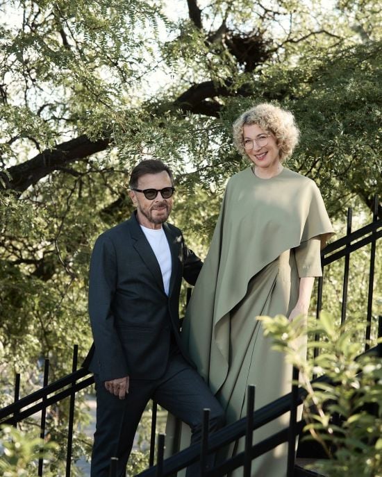 Соліст "АВВА" одружився у 79 років і вперше показав свою кохану на фото з весілля