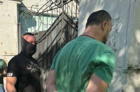 Топменеджера “Енергоатому” затримали на хабарі 100 тисяч грн — журналіст