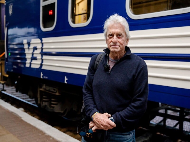 "Мій дідусь Гаррі був грабіжником". Дуглас прокоментував чутки про своє українське походження