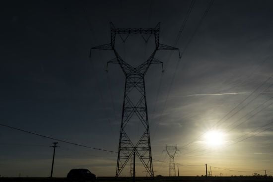 Через російські атаки у трьох областях  пошкоджені енергооб'єкти: де є знеструмлення