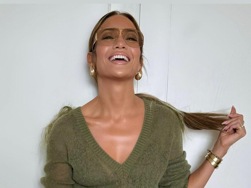 "Вишенька на торті". Лопес показала, як її готують до світського виходу "Вишенька на торті". Лопес показала, як її готують до світського виходу