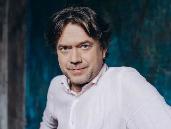 57-річний Остап Ступка натякнув на розрив з дружиною та показав нову кохану у відвертій фотосесії