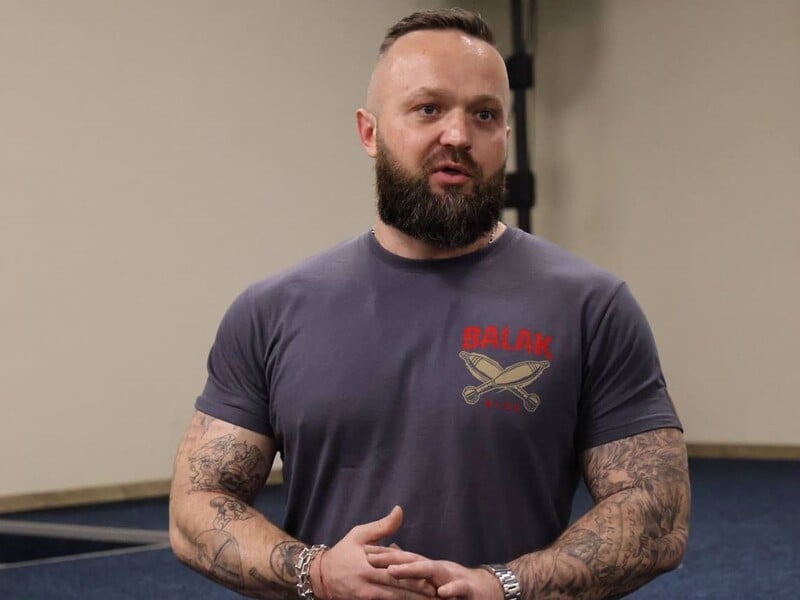 "Скільки дівчат туди їдуть!" Голова Комісії з азартних ігор висловився щодо проституції у прифронтових зонах