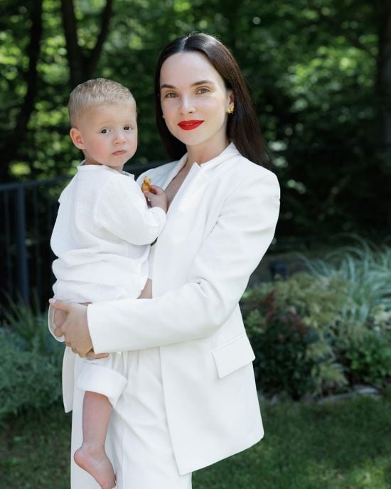 Дружина Мірошниченка розповіла про операції 3-річного сина та його вроджену ваду: "Органи випадали"