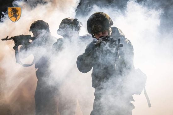 "Це шок": бійці ЗСУ на Донбасі мало сподіваються на план перемоги Зеленського — The Times