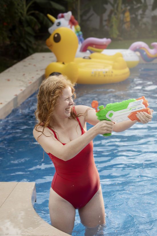 Жінка випадково обприскала сусіда з водяного пістолета: це завершилося судовою тяганиною