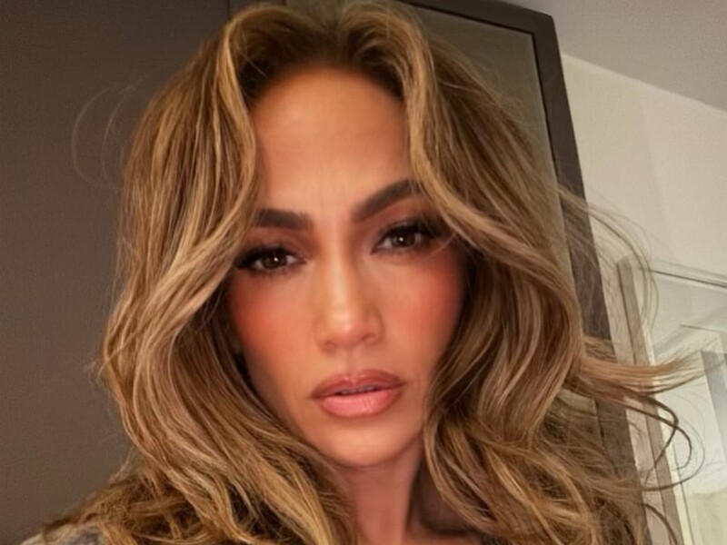 "Усе відбувається в божественному порядку". Лопес показала свої літні знімки