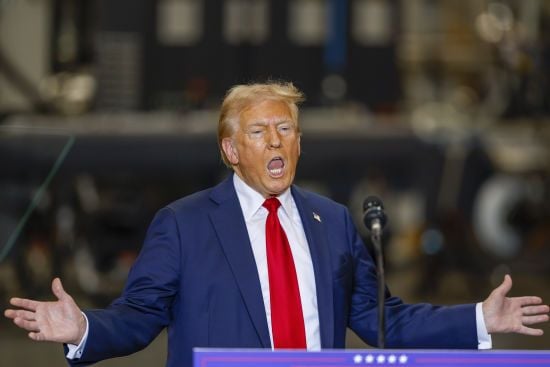 "Рознесемо вщент": Трамп відреагував на можливі плани Ірану вбити його