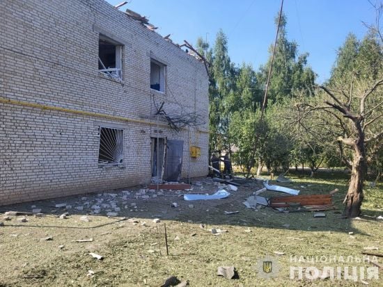 Росіяни не припиняють терор проти мирного населення Сумщини: пролунало 73 вибухи