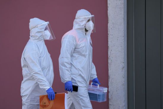 Новий штам COVID XEC вже виявлений у 27 країнах і може стати домінуючим цієї зими - ЗМІ