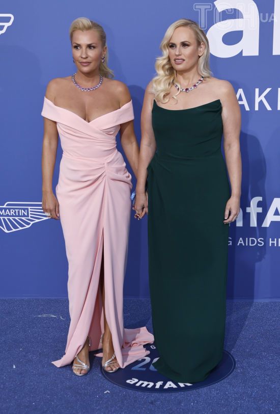 44-річна Ребел Вілсон вперше вийшла заміж: акторка зіграла розкішне весілля з коханою в Італії