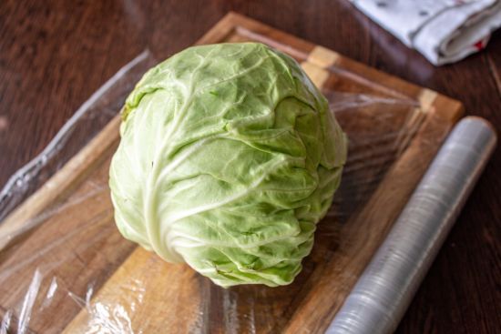 Чому спеціалісти рекомендують зберігати харчову плівку в холодильнику: ви будете здивовані Чому спеціалісти рекомендують зберігати харчову плівку в холодильнику: ви будете здивовані