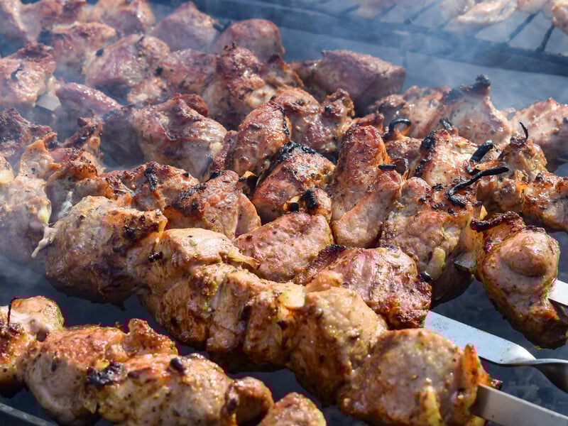 "Дякувати будете неодноразово!" Приготуйте цей маринад – і шашлик буде соковитим і м'яким