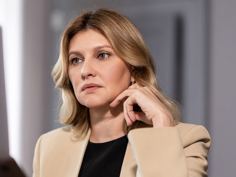 Зеленська про обстріли: Я спускаюся кожного разу. Беру дітей, собак, кота, тягнемо їх до підвалу. Це вимотує Зеленська про обстріли: Я спускаюся кожного разу. Беру дітей, собак, кота, тягнемо їх до підвалу. Це вимотує