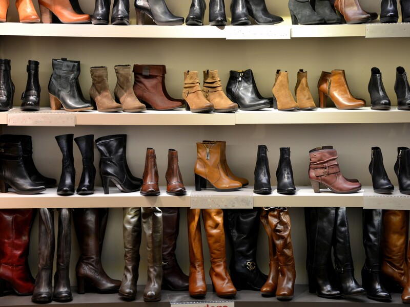 Це взуття ніколи не вийде з моди, але жінкам віком від 50 років під час приміряння треба врахувати три моменти Це взуття ніколи не вийде з моди, але жінкам віком від 50 років під час приміряння треба врахувати три моменти