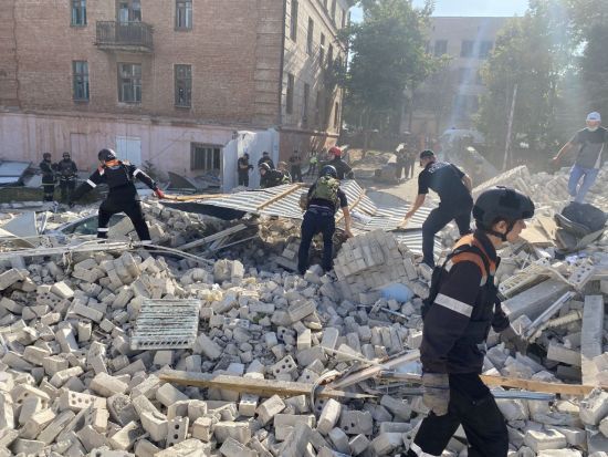 Удар РФ по управлінні поліції в Кривому Розі: під завалами знайшли ще одне тіло