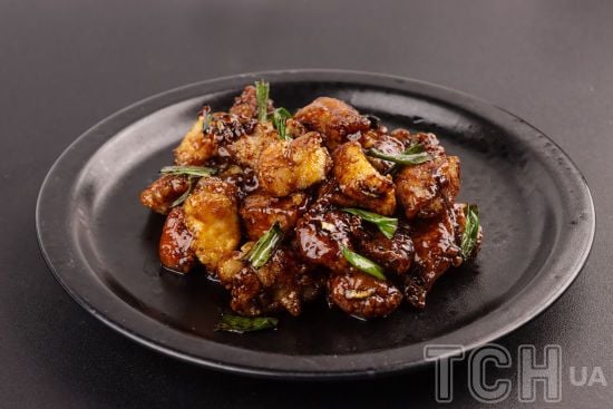 Як приготувати куряче філе в соєвому соусі на сковороді