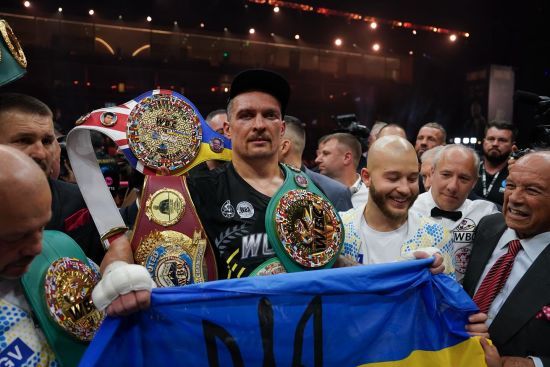 "Сталося непорозуміння": Усик вперше прокоментував затримання в аеропорту Кракова