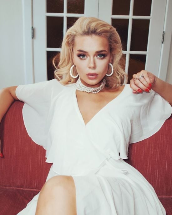 В Аліни Гросу відреагували на її скандальний виступ з піснею "Белые розы" і вказали на важливу деталь