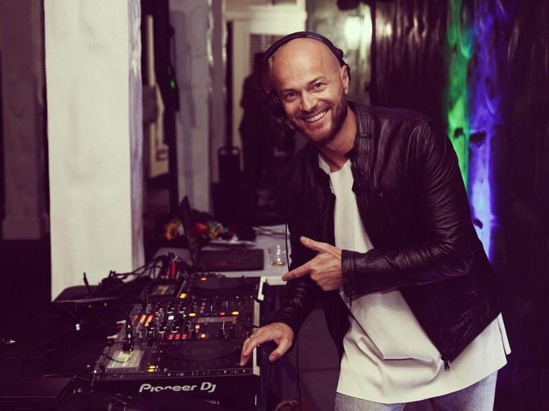 "Його батьки під обстрілами". Кум Влада Ями висловився про його ймовірне повернення в Україну