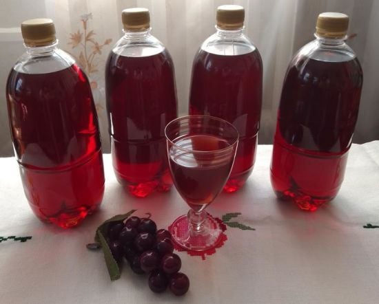 Чи можна зберігати вино в пластикових пляшках