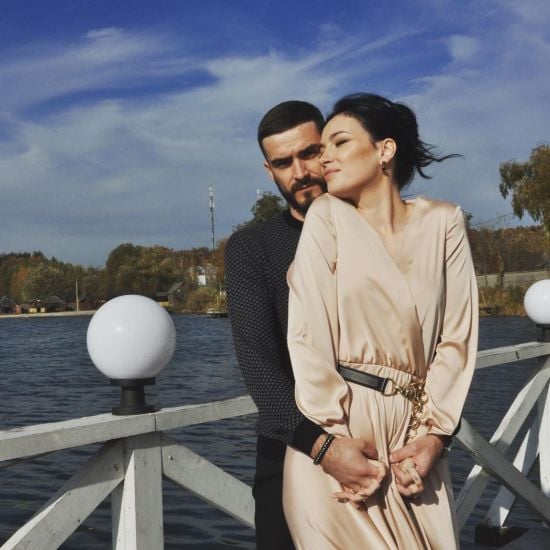 Анастасія Приходько показала рідкісне фото зі свого весілля та публічно звернулася до чоловіка