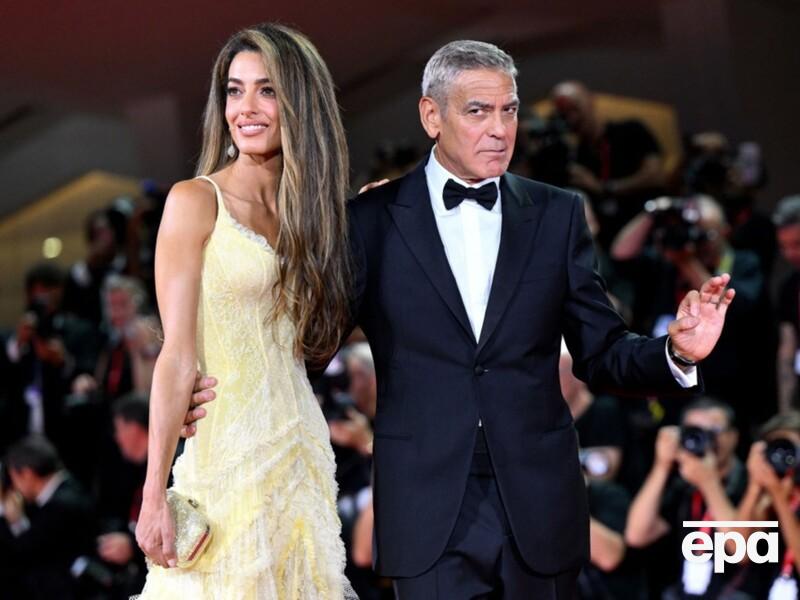 Джордж та Амаль Клуні з'явилися на фестивалі у Венеції в "розкішних образах для побачень". Фото