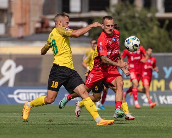 "Лівий Берег" оформив камбек і обіграв "Верес" в драматичному матчі УПЛ (відео) "Лівий Берег" оформив камбек і обіграв "Верес" в драматичному матчі УПЛ (відео)