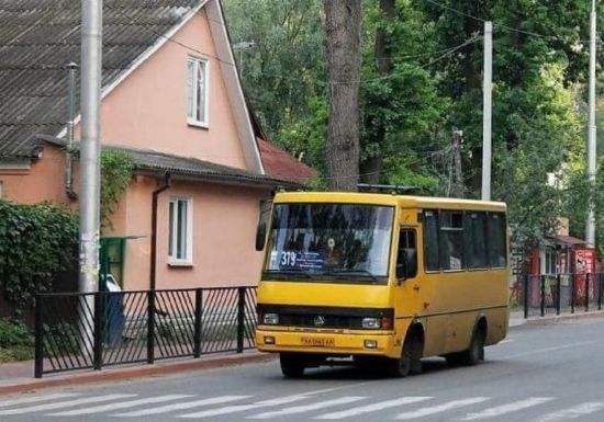 В Ірпені водій маршрутки відмовився везти матір загиблого: подробиці скандалу