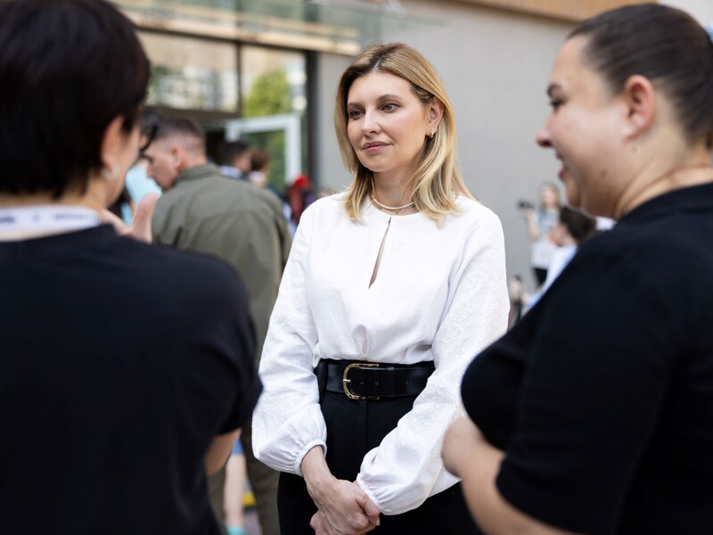 Журналістка в очі розповіла Зеленській, як до неї ставляться українки. Перша леді відреагувала Журналістка в очі розповіла Зеленській, як до неї ставляться українки. Перша леді відреагувала